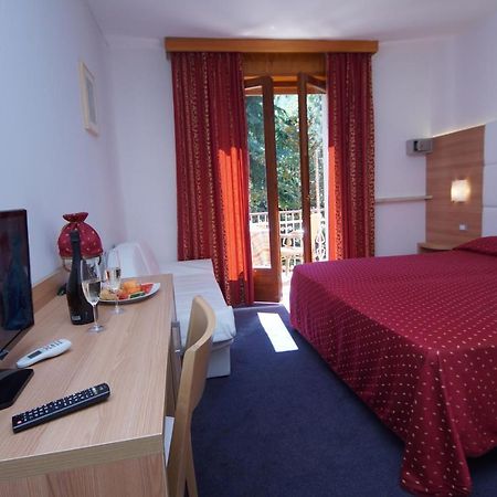 Hotel Alpi Malcesine Exterior photo