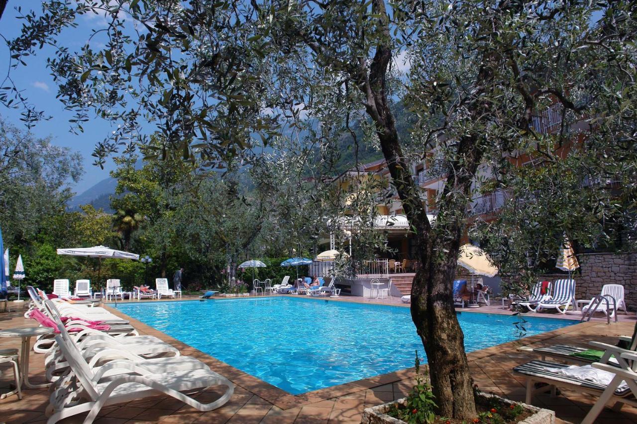 Hotel Alpi Malcesine Exterior photo