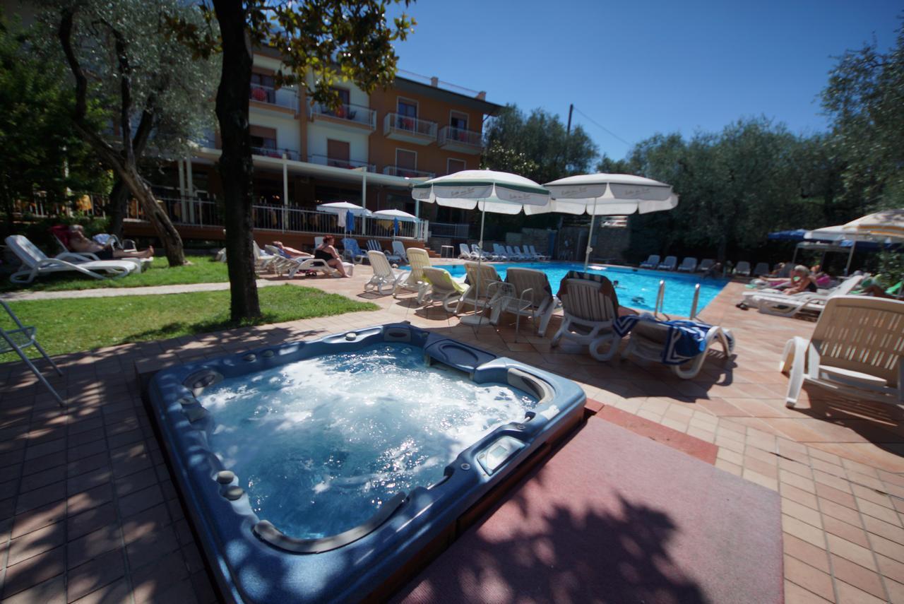 Hotel Alpi Malcesine Exterior photo
