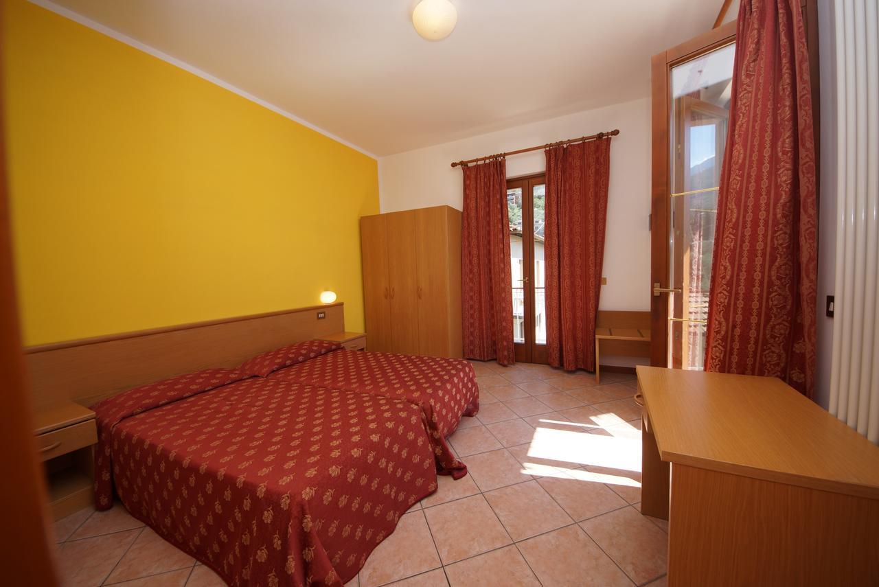 Hotel Alpi Malcesine Exterior photo