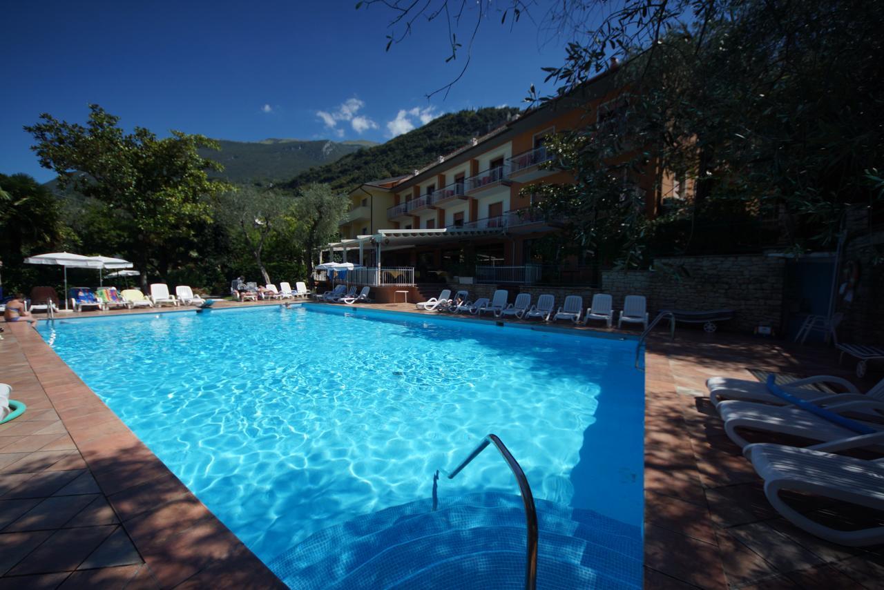 Hotel Alpi Malcesine Exterior photo